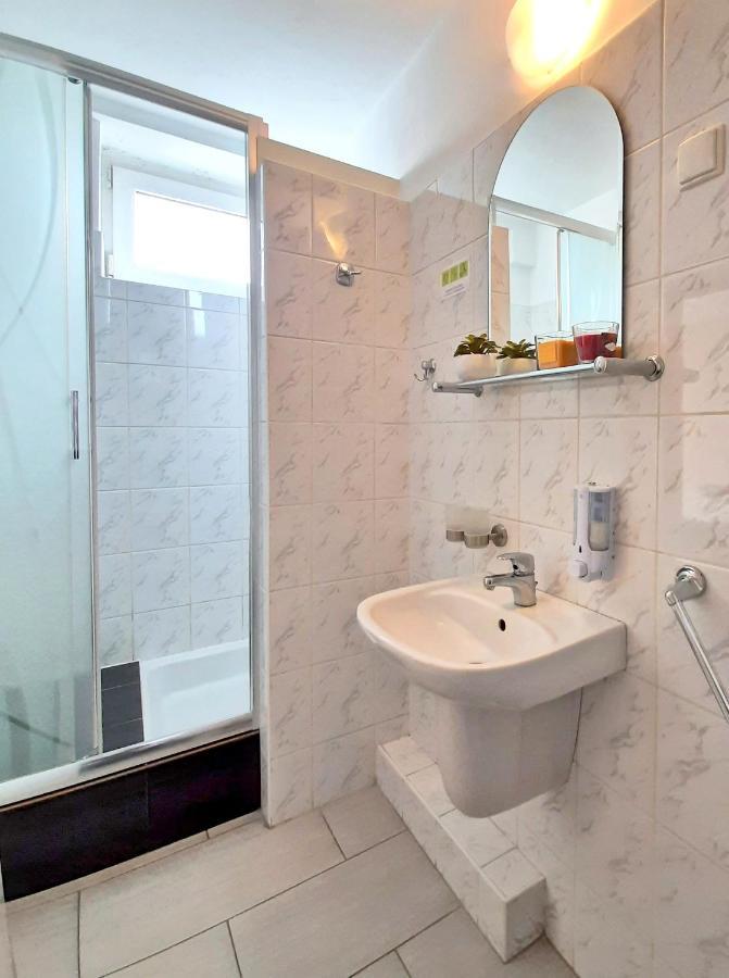 Rb Rooms&Apartments Быдгощ Экстерьер фото